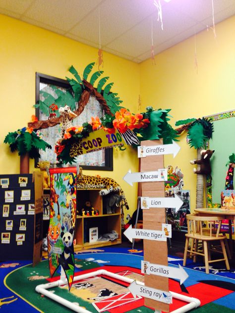 Classroom Zoo Theme, Zoo Theme Dramatic Play, Zoo Theme Classroom Decorations, Zoo Dramatic Play Center, Zoo Play Ideas, Jungle Preschool Theme Classroom, Zoo Role Play Area, Zoo Pretend Play Preschool, Zoo Classroom Transformation