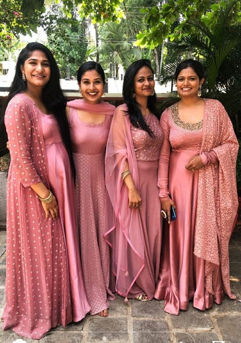 Kerala Wedding Dress For Cousins, Cousins Dress Code For Kerala Wedding, Grooms Sister Dress Indian, Dress Code For Kerala Wedding, Dress For Wedding Guest Indian, Pastel Colour Bridesmaid Dresses, Pastel Pink Bridesmaid Dresses, Bridesmaid Dresses Indian, Light Pink Bridesmaid Dresses