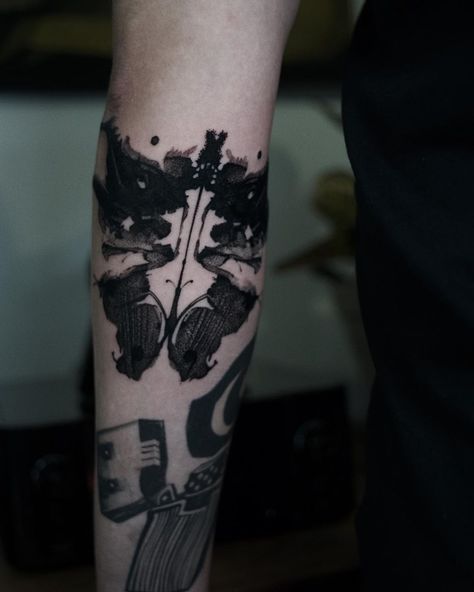 Rorschach Test Tattoo, Ink Blot Tattoo, Rorschach Tattoo, Rorschach Art, Design Quiz, Places For Tattoos, Rorschach Test, Profile Art, Traditional Tattoo Sleeve