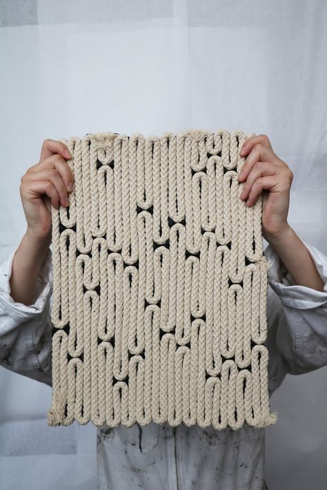 Anniversary Magazine, Diy Canvas Wall Art, Rope Crafts Diy, Textiles Techniques, Textured Canvas Art, Rope Crafts, French Designer, Macrame Patterns, Diy Canvas