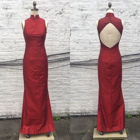 Ruby Red Silk Shantung Modern Cheongsam Dress with Open Keyhole Back and Side Slits by kimeradesign on Etsy https://www.etsy.com/listing/648724259/ruby-red-silk-shantung-modern-cheongsam Cheongsam Modern Wedding, Cheongsam Modern Dress, Chinese Bridal Dress, Sleeveless Cheongsam, Ruby Red Dress, Chinese Prom Dress, Shantung Dress, Vogue Weddings, Chinese Top