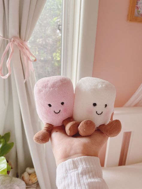 Cute Plush Aesthetic, Marshmellow Jelly Cats, Jelly Cat Marshmallow, Cheap Jelly Cats, Jelly Cat Food Plush, Jelly Cat Bag Charm On Bag, Pink Jellycat Bunny Aesthetic, Cat Collector, Jellycat Stuffed Animals