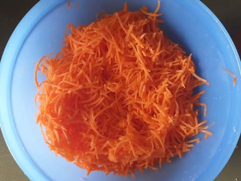 Shredded Carrot Salad, Pork Pot Roast, Carrot Salad Recipes, Pickled Carrots, Carrot Salad, Shredded Carrot, Pumpkin Soup, Healthy Dishes, How To Squeeze Lemons