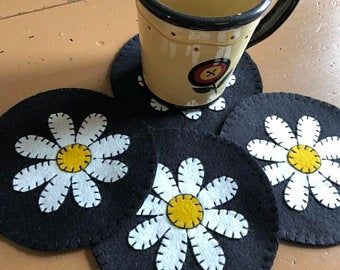 Felted Coasters, Wool Pennies, Gingerbread Cottage, Coaster Ideas, Felt Keychain, Cottage Crafts, Wool Felt Projects, Mug Rug Patterns, Wool Applique Patterns