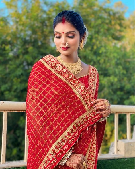 PURE VISCOSE RED COLOUR GHATCHOLA SAREE KARVA CHAUTH SPECIAL SAUBHAGYAVATI BHAVA SAREE 🥻 Saree Fabric : Pure Viscose 👚 Blouse Fabric : Pure Viscose 🧩 Patterns : Ghatchola Checks zari 🧶 Lace Border Work : Sequence Coding Lace With Piping + Latkan 🥻 Saree Length :- 5.5 mtr 👚 Blouse Length :- 0.80+ mtr 👉 Latkan Is Attached In Pallu 👉 Weight : 1.0kg (Approx) 👉 Single Piece Available ✨ Premium Quality Product.. ✨ Quality Guaranteed.. ======================== Returns are Acceptable without... Karwachauth Saree Ideas, Karva Chauth Look, Karvachauth Red Saree Look, First Karwachauth Look In Lehenga, Saree For Karwa Chauth 2024, Karwa Chauth Look In Red Saree, Viscose Blouse, Lace Border, Blouse Length