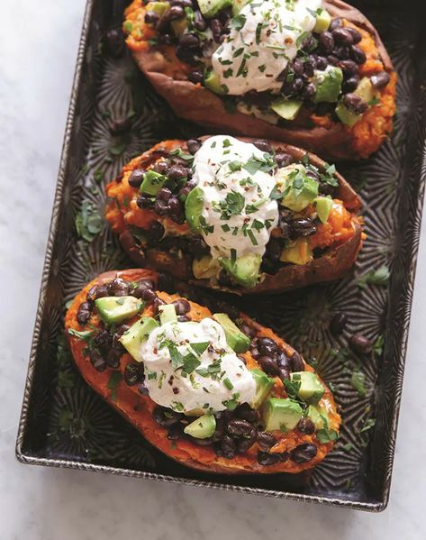 Overstuffed Sweet Potatoes with Chipotle-Lime Yogurt Sweet Potato With Black Beans, Stuffed Sweet Potato, Side Dishes For Salmon, Sweet Potato Recipes Healthy, Healthy Winter Meals, Lazy Dinners, Gluten Free Lunch, Stuffed Sweet Potato Healthy, Greek Yogurt Recipes