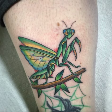 Praying Mantis Tattoo Color, Praying Mantis Tattoo Traditional, Praying Mantis Tattoo, Traditional Tattoo Wrist, Mantis Tattoo, X Tattoo, Funky Tattoos, Bug Tattoo, Insect Tattoo