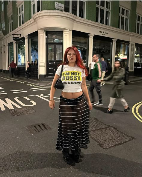 Streetwear Fashion With Skirt, Midsize Outfit Aesthetic, Mid Size Mini Skirt Outfit, Skirt Tee Shirt Outfits, Midsize Layering Outfits, T Shirt Maxi Skirt Outfit, Coachella Outfit Midsize, Midsize Club Outfit, Medium Sized Outfits