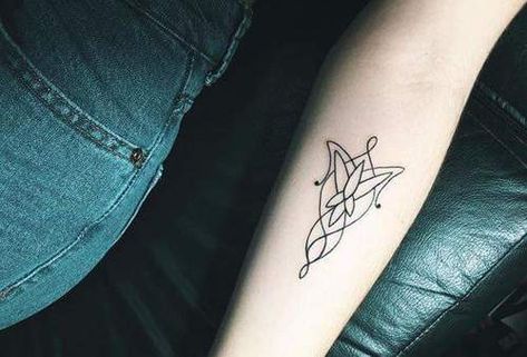 Evenstar Tattoo, Hobbit Tattoo, Tolkien Tattoo, Tattoo Placement Arm, Lotr Tattoo, Lord Of The Rings Tattoo, Mom Tattoo Designs, Sun Tattoos, Ring Tattoos