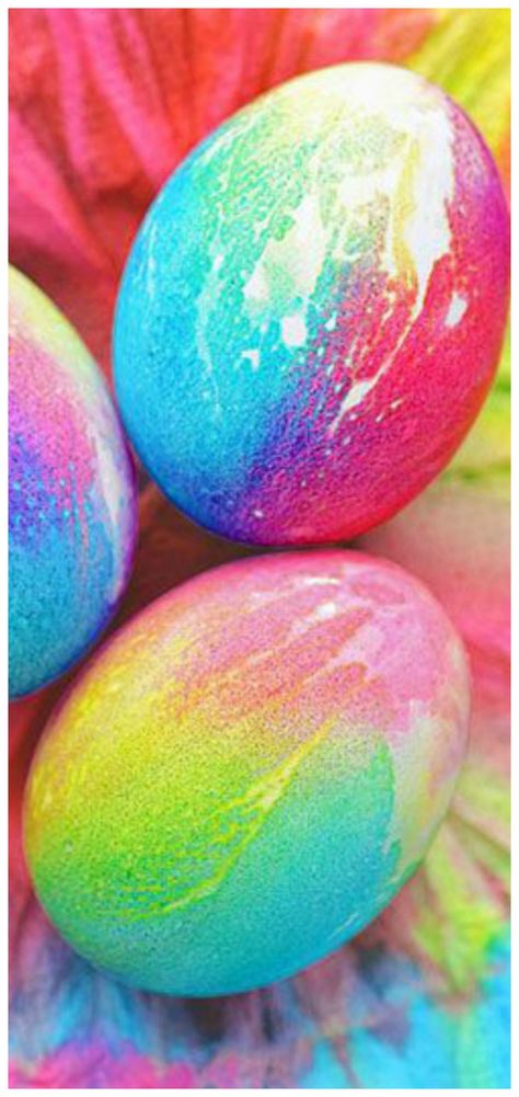 How To Tie Dye Easter Eggs Using Paper Towels ~ They are bright, gorgeous and so much fun! Diy – Velikonoce, Dyed Easter Eggs, Dye Easter Eggs, Sandwich Bar, Easter Egg Dye, Easter Egg Designs, Easter Egg Crafts, Easter Egg Painting, Easter Eggs Diy