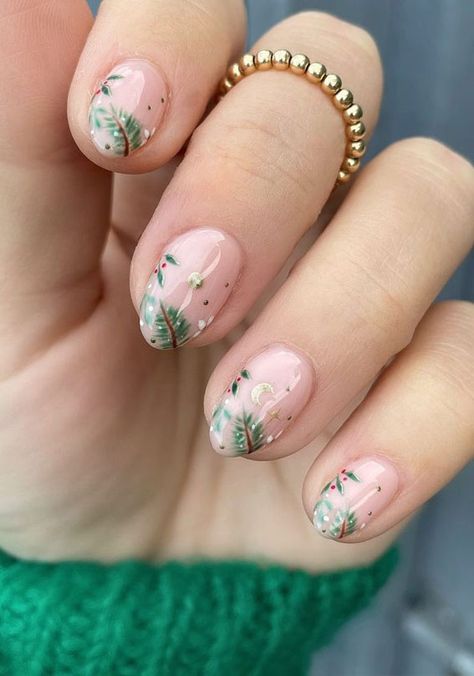 Oval Nails Holiday, Rustic Christmas Nails, Australian Christmas Nails, Christmas Floral Nails, Winter Flower Nails, Winter Floral Nails, Subtle Christmas Nails Acrylic, Nude Christmas Nail Designs, Natural Christmas Nails