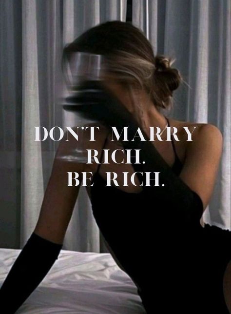 Money Female Aesthetic, Independent Women Astetic, Women With Money Aesthetic, Rich Career Woman Aesthetic, Confidence Pic Aesthetic, Success Aesthetic Pictures, Future Rich Aesthetic, Vision Board Rich Aesthetic, Rich Energy Aesthetic