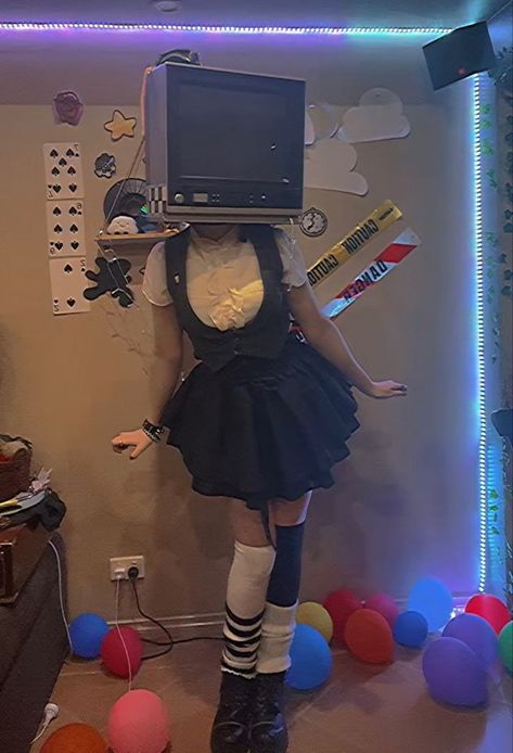 Weirdcore Outfits, Dreams Core Aesthetic, Dreamcore Aesthetic, Object Heads, Weirdcore Aesthetic, Tv Head, Dreamcore Weirdcore, Retro Tv, Tv Girls