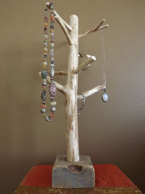 Driftwood Necklace Display, Rustic Necklace Display, Cedar Jewelry, Jewelry Display Ideas, Diy Jewelry Hanger, Jewelry Tree Display, Wine Cork Jewelry, Display Tree, Rustic Jewelry Display