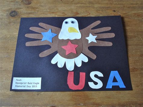 Handprint bald eagle patriotic craft Bald Eagle Craft Kindergarten, Preschool Presidents Day Crafts, Memorial Day Arts And Crafts, Presidents Day Crafts For Kids, Presidents Day Crafts, Eagle Craft, Patriotic Activities, February Calendar, Patriotic Art