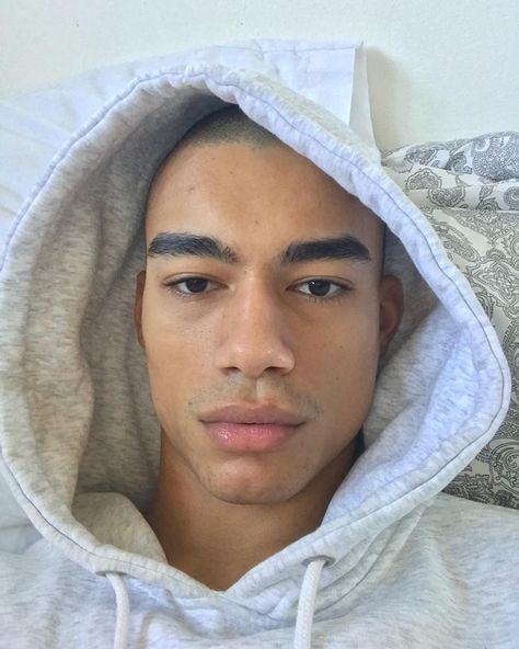 Daily Reece King Reece King Gif, Buzz Cut Men, Reece King, Reeces Pieces, Blaise Zabini, King Gif, Fred Weasley, Androgynous Fashion, Buzz Cut