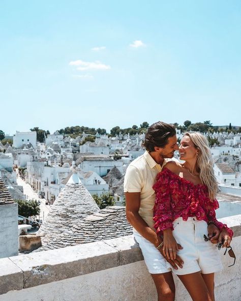 Italy Passport, France Road Trip Itinerary, France Road Trip, Couples Holiday, Travel Pose, Image Couple, Couples Vacation, Beach Photography Poses, Puglia Italy