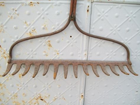 Wrought Iron Old Rake Great Hook  Hanging by ARusticGarden on Etsy, $9.99 Rustic Jewelry Holder, Hanging Wine Glasses, Cottage Chic Kitchen, Rake Head, Garden Tool Rack, Kitchen Utensil Holder, Reclaimed Pallet Wood, Wine Glass Holder, Hanging Jewelry