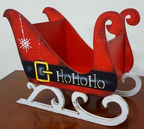 Houses Black, Wooden Sleigh, Candy Land Christmas Decorations, Christmas Yard Decorations, Christmas Decorations Diy Outdoor, Christmas Potpourri, Diy Christmas Decorations Easy, Christmas Sleigh, Christmas Wood Crafts