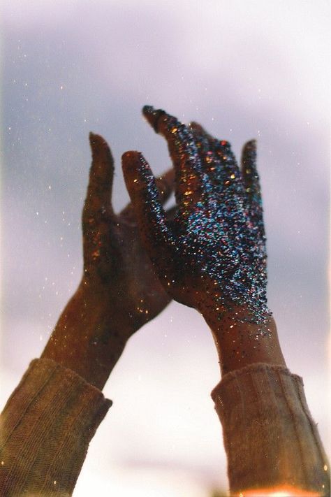 glitter Oh My Goddess, Yennefer Of Vengerberg, Foto Inspiration, Twenty One Pilots, Photo Profil, Fashion Pictures, Belle Photo, Pretty Pictures, Two Hands