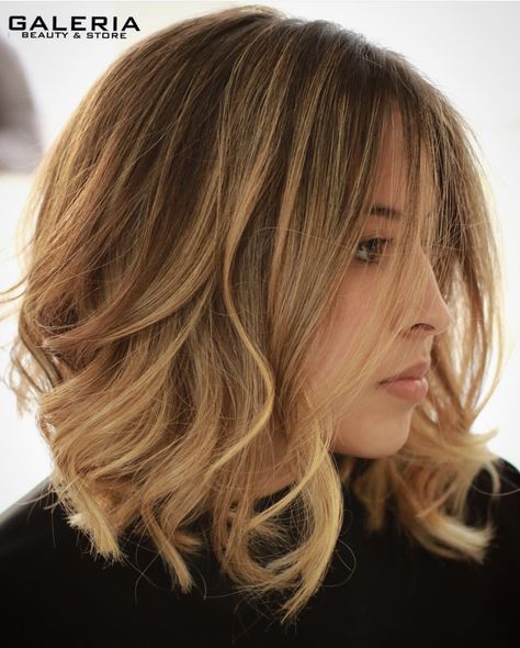 Golden blonde long bob Golden Blonde Balayage Short Hair, Golden Blonde Short Hair, Golden Blonde Bob, Blonde Long Bob, Bob Blond, Balayage Lob, Balayage Ideas, Short Ombre, Brown Hair Inspo