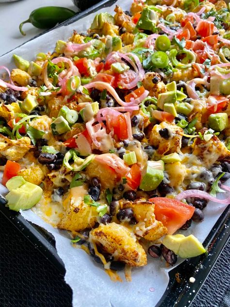 Cauliflower Nachos - Hungry Happens Cauliflower Nachos, Cauliflower Baked, Nachos Ingredients, Hungry Happens, Vegan Cauliflower, Pan Dinners, Baked Cheese, Nachos Recipe, Healthier Recipes