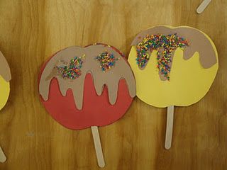 possible craft for the "county fair" theme?! We ALWAYS seem to do Cotton Candy- Candy Apples would be a nice change (: County Fair Theme, Circus Crafts, September Crafts, Fair Theme, Apple Activities, Apple Craft, Preschool Projects, Fall Preschool, Daycare Crafts