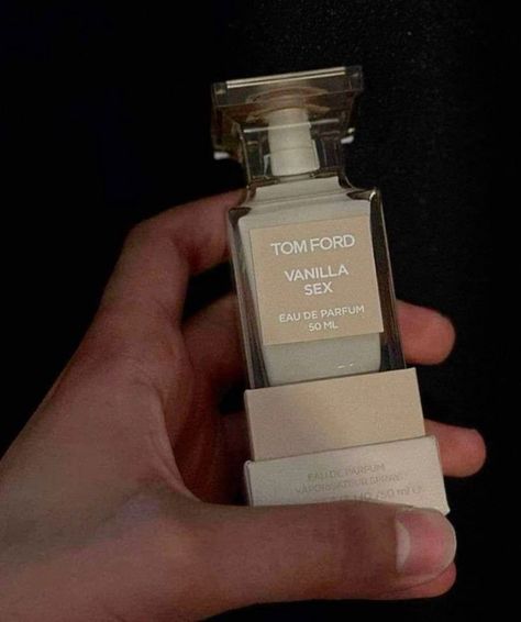 Tom Ford Aesthetic, Tom Ford Vanilla, Perfume Tom Ford, Perfume Wishlist, 24 Birthday, Tom Ford Perfume, Smell Nice, Perfume Organization, Perfume Body Spray