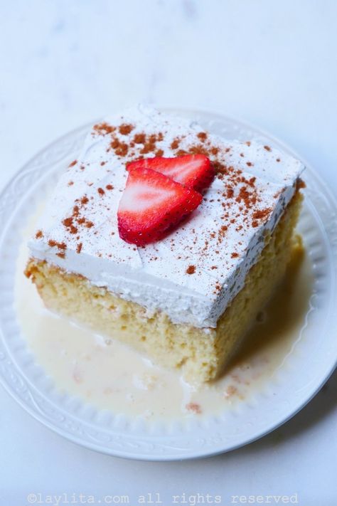 Receta del pastel tres leches Mexican Cake Recipes, Boston Cream Cake, Mexican Cake, Tres Leches Cake Recipe, Venezuelan Food, Flan Recipe, Tres Leches Cake, Dessert Cake Recipes, Tres Leches