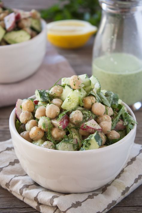 cool as a cucumber salad Cucumber Chickpea Salad, Tahini Recipes, Farm To Table Recipes, Salad Options, Veggie Salads, Stomach Rumbling, Chic Peas, Plats Weight Watchers, Cool As A Cucumber