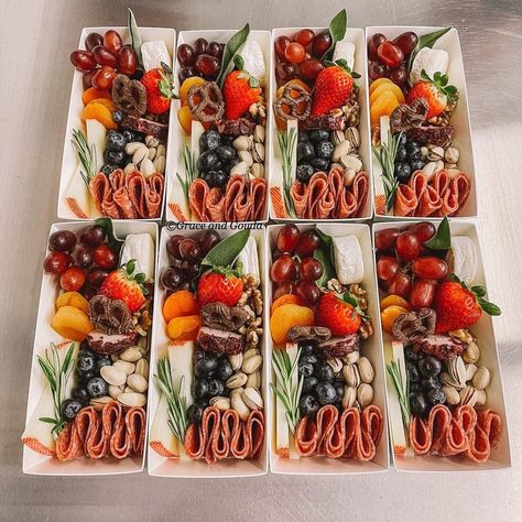 Charcuterie Lunch, Wedding Snacks, Charcuterie Gifts, Charcuterie Inspiration, Charcuterie Platter, Charcuterie Cheese, Party Food Platters, Charcuterie And Cheese Board, Charcuterie Recipes