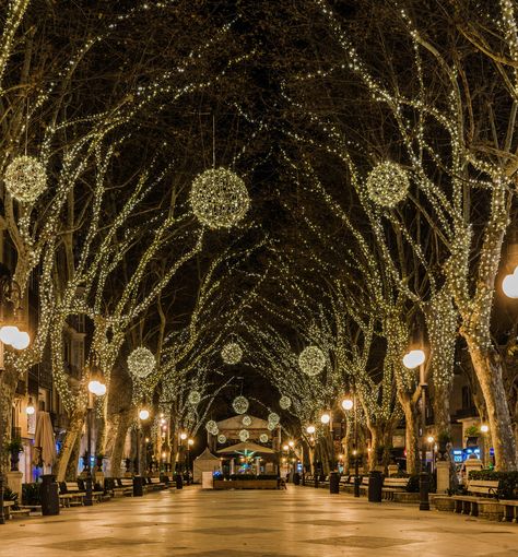 Christmas City Lights, Christmas Lights Background, Blue Bokeh, Christmas City, London Holiday, Christmas Markets Europe, Christmas Decorations Garland, Southern Spain, Malaga Spain