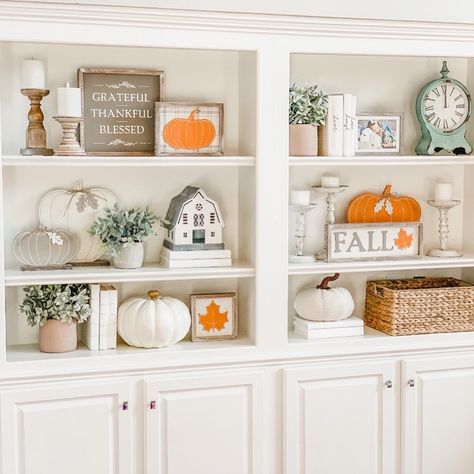 Fall Shelf Decor Ideas, Fall Bookshelf Decor, Decorating Built Ins, Fall Bookshelf, Fall Decor On A Budget, Fall Shelf Decor, Built In Shelves Living Room, Kitchen Shelf Decor, Shelf Decor Living Room