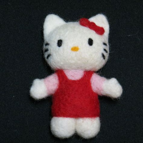 Needle Felt Hello Kitty, Felt Hello Kitty, Simple Needle Felting, Art Felting, Keychain Ideas, Felting Ideas, Animals Toys, Felt Ideas, Wool Roving