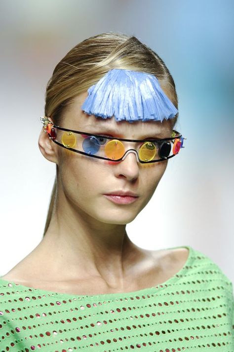 Sunglasses Inspiration, Sunglass Photoshoot, Glasses Art, Cut Glasses, Glasses Frames Trendy, 2008 Runway, Glasses Design, Unique Eyewear, Funky Glasses