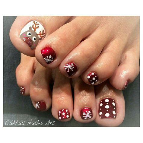 Cute Christmas Toe Nails, Pedicure Christmas Ideas, Holiday Toes Nails, Gel Toenail Designs, Christmas Toenail Designs, Xmas Toe Nail Designs, Christmas Toenails Pedicures, Christmas Toe Nail Designs Toenails, Christmas Toes Nails Designs