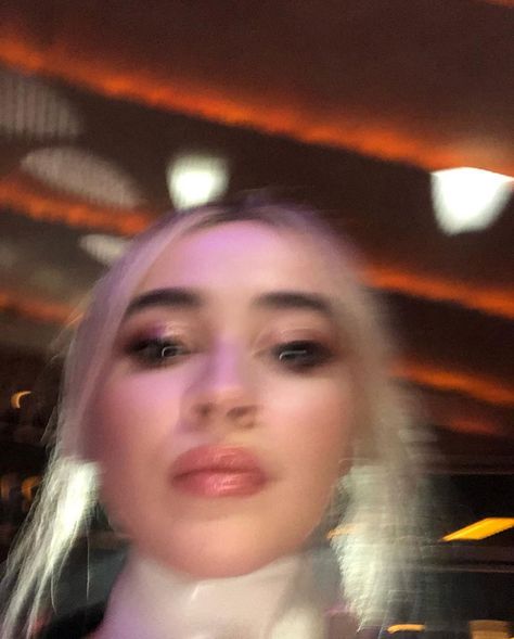 Sabrina Carpenter Selfie, Sabrina Carpenter Funny, Sabrina Carpenter Style, Best Pic, Snapchat Funny, Girl Meets World, These Girls, Winter Looks, Sabrina Carpenter