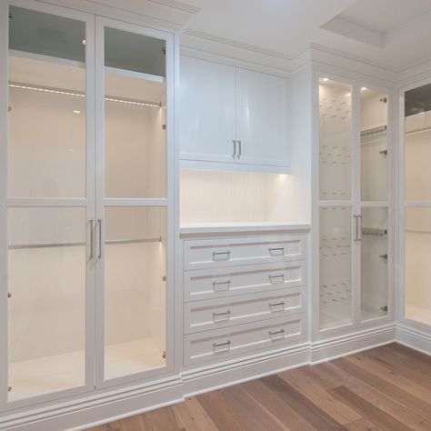 75 Closet Ideas You'll Love - November, 2023 | Houzz Walk In Closet With Vanity, Huge Walk In Closet, Closet With Vanity, Walk In Closet Inspiration, Master Closet Design, Contemporary Closet, Creative Closets, Recessed Panel Cabinets, Dream Closet Design