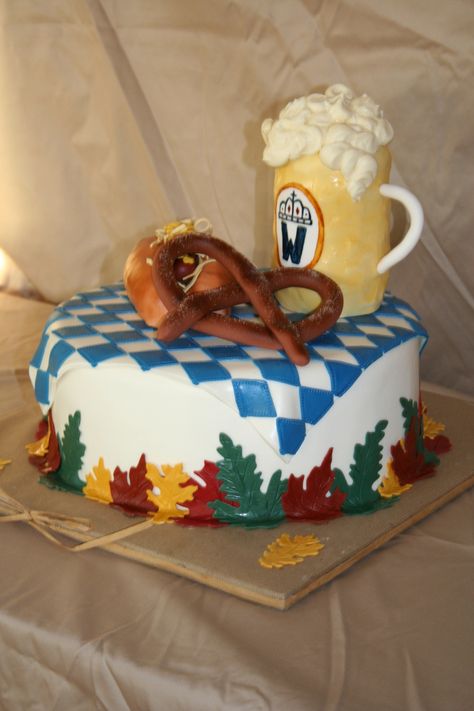 Oktoberfest cake--Curlz, make us one! Oktoberfest Cake, Oktoberfest Wedding, Octoberfest Party, Oktoberfest Food, Oktoberfest Party, Cake Central, Cake Bars, Beer Recipes, Novelty Cakes