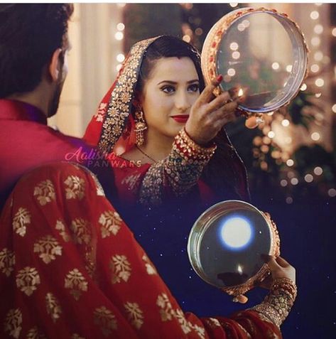 @Shavia 💕 Karwachauth Couple, Karwa Chauth Photoshoot, Poses For Karwachauth, Karvachauth Photoshoot, Photo Poses Couple, Happy Karwa Chauth, Mens Photoshoot, Alisha Panwar, Karva Chauth