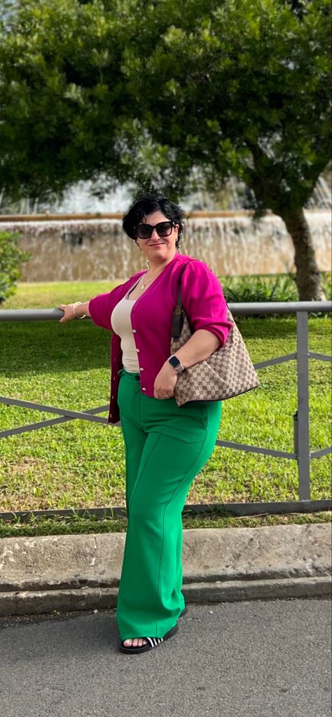 Hot Pink And Green Outfit, Pink And Green Outfits For Women, Green And Pink Outfit, Pink And Green Outfit, Green Outfits For Women, Outfit Plus Size, Color Combos Outfit, Business Attire Women, Pink Cardigan