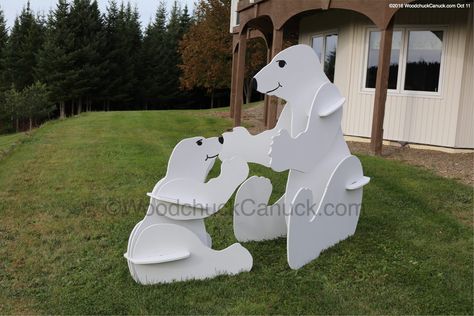 3D Momma and Baby Polar Bears – WoodchuckCanuck.com Polar Bear Diy, Polar Bear Christmas Decorations, Polar Bear Craft, Outdoor Christmas Diy, Wood Yard Art, Baby Polar Bears, Christmas Yard Art, Polar Bear Christmas, Crochet Christmas Decorations