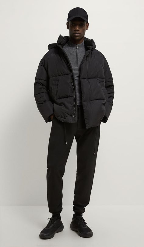 Black Puff Jacket, Zara Outlet, Normcore Fashion, Yeezy Fashion, Sportswear Outfits, Outfit Oversize, Winter Travel Outfit, Classy Suits, Outfits Hombre