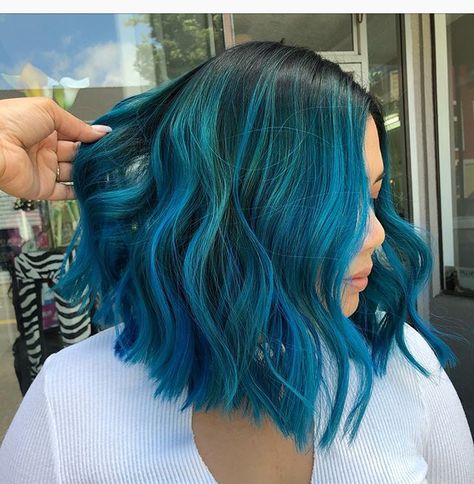 Blue Hair Balayage, Ombré Short Hair, Ombre Short Hair, Icy Blue Hair, Bright Blue Hair, Short Blue Hair, Pulp Riot Hair Color, Ombre Blond, Blue Ombre Hair