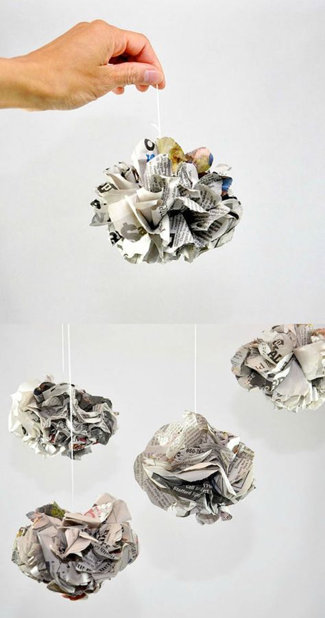 News Paper Crafts, Newspaper Flowers, Newspaper Craft, Newspaper Crafts Diy, Diy Newspaper, Kalender Design, Newspaper Art, Folding Origami, How To Make A Pom Pom