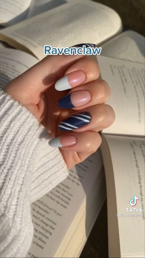 Simple Ravenclaw Nails, Simple Harry Potter Nails Ravenclaw, Nails Inspired By Books, Ravenclaw Nails Acrylic, Harry Potter Nails Designs Ravenclaw, Raven Claw Nails, Ravenclaw Nail Designs, Ravenclaw Nails Harry Potter, Harry Potter Nails Ravenclaw