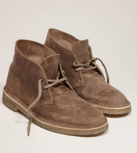 Clarks Originals Desert Boot. Every time I see these kind of shoes I think on Carlton Lassiter from Psych saying, "they're a casual gentleman's shoe." LOL Unkle Boots, Carlton Lassiter, Clarks Originals Desert Boot, Bowknot Shoes, Mens Lace Up Boots, Clarks Desert Boot, Gentleman Shoes, Mens Boots Casual, Desert Boot