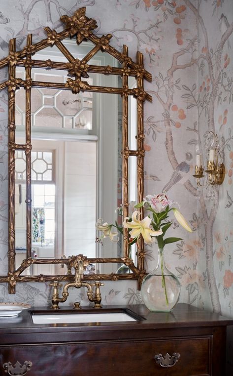 James Farmer Interiors, Traditional Powder Room, James Farmer, Southern Traditional, Southern Home, Vintage Mirror, Historic Home, 인테리어 디자인, Traditional House