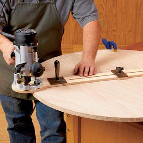 Easy-Adjust Router Trammel Woodworking Plan from WOOD Magazine Router Techniques, Router Table Plans, Plunge Router, Router Jig, Router Projects, Wood Store, Wood Magazine, Router Woodworking, Wood Tools