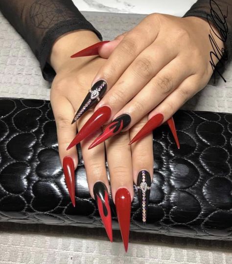 Red Goth Nails, Red Black Nails, White Stiletto Nails, Rave Nails, Vampire Nails, Long Fingernails, Long Stiletto Nails, Wow Nails, Drip Nails